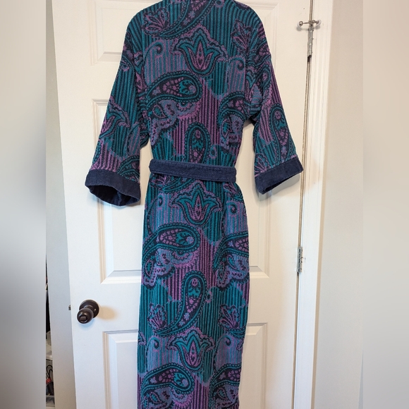 Dior Other - Vintage Christian Dior Bathrobe in Paisley